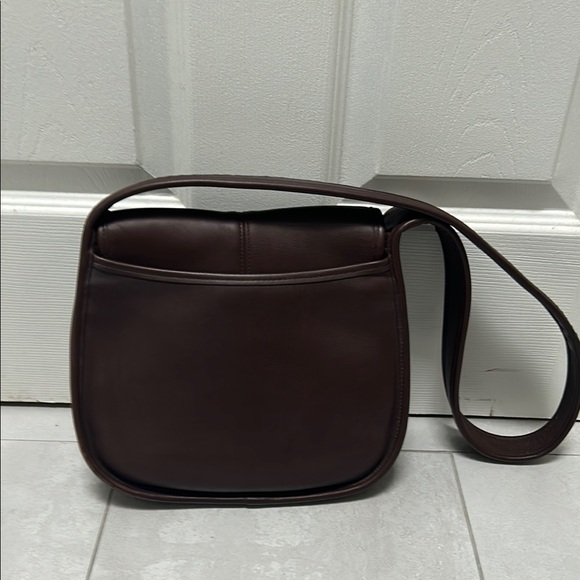 Chic Brown Leather Crossbody Bag - Picture 2 of 7